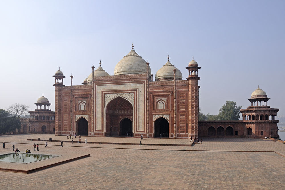Mosque adjacent to Taj Mahal