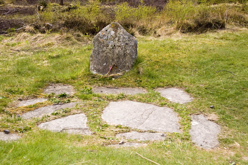 Grave marker near Culloden Battlefield, "Mixed Clans"