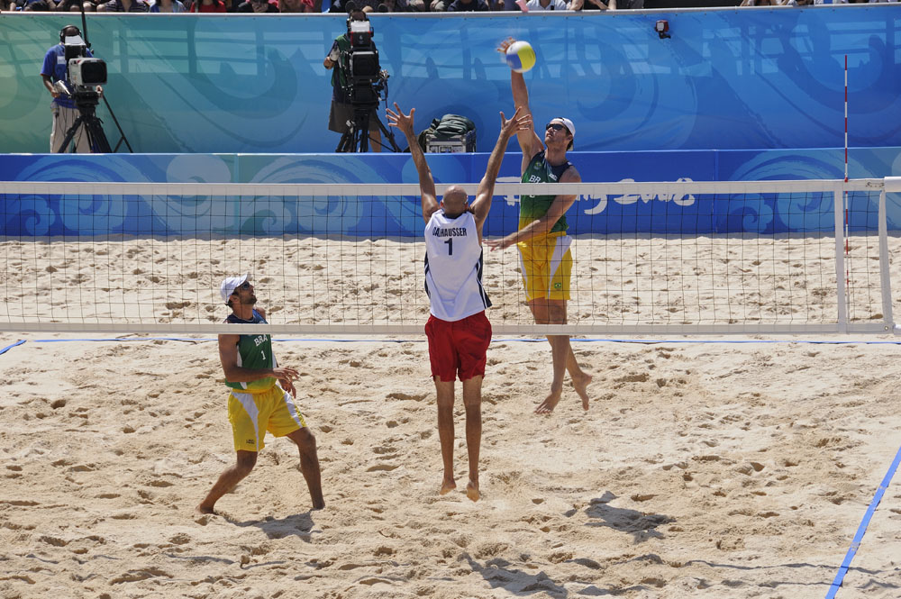 Men's beach volleyball, gold medal match