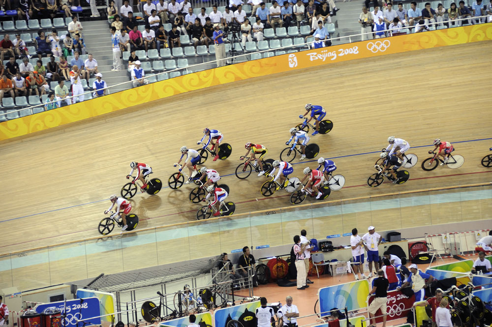 Race at the velodrome